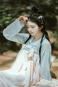 月坠寒江，乍惊春醒爆火全网