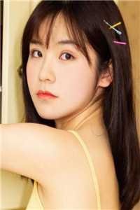 逃出囚笼归来，她将世子踢下神坛爆火全网