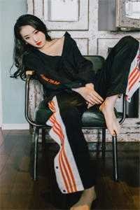 弟弟砸了富婆迈巴赫后，全家重生了小说结局